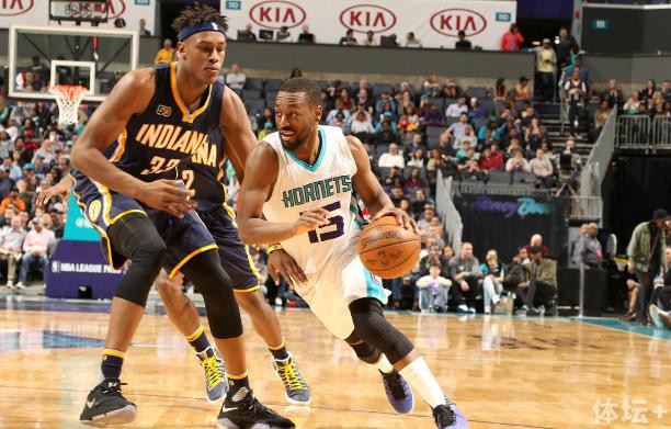 两队中场球 两队中场球