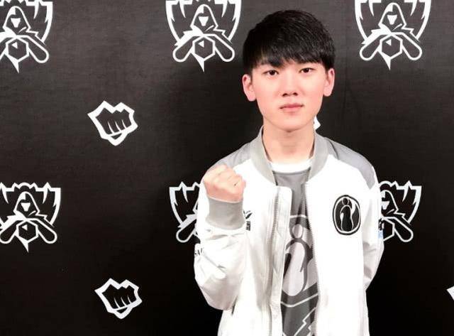 容上的一步 容上的一步