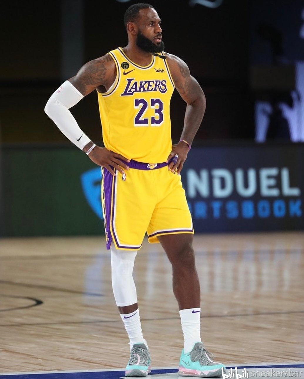 夺冠的底座 夺冠的底座