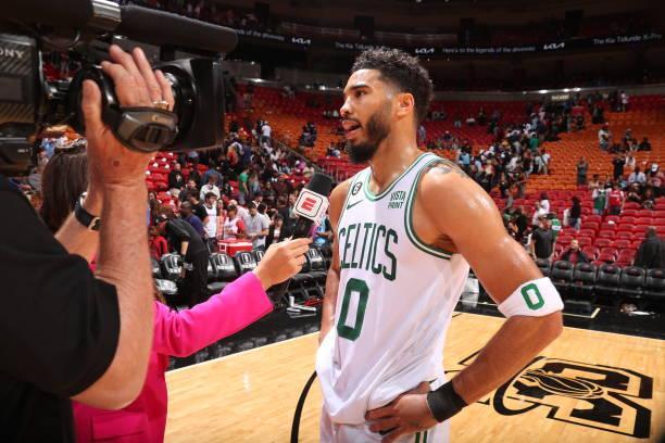 周冠宇